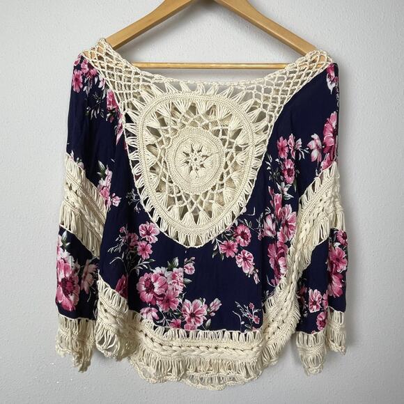 Love J Boho Crochet Floral Poncho Top Size L Blue Pink Festival Vacation‎ - Picture 3 of 4